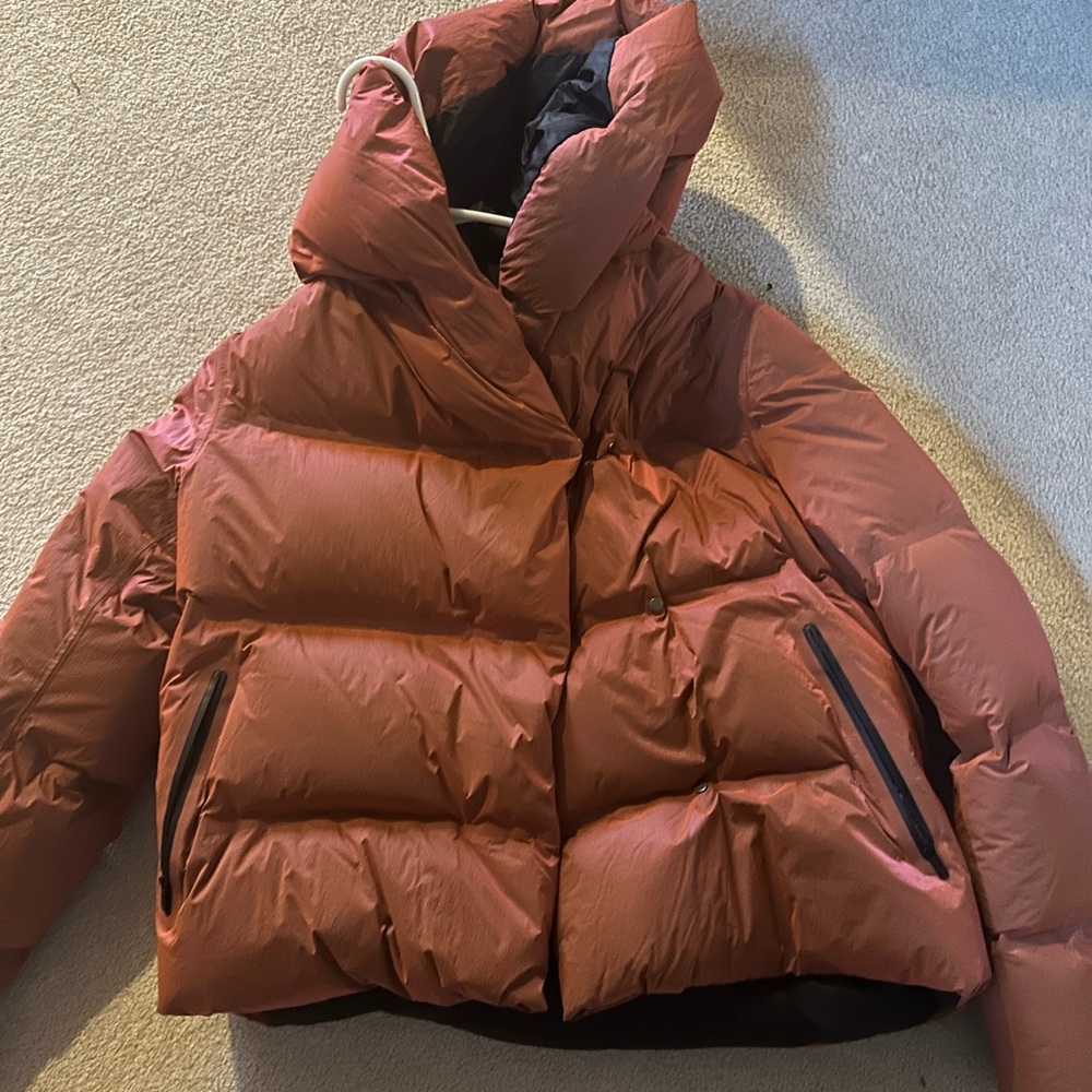 Lululemon wunder under puffer size 4